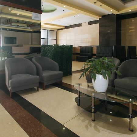 Reddoorz At Winter Hotel Araneta Quezon City Exteriör bild