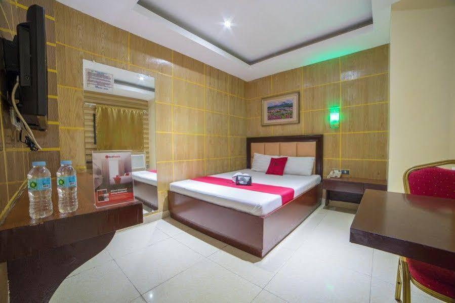 Reddoorz At Winter Hotel Araneta Quezon City Exteriör bild