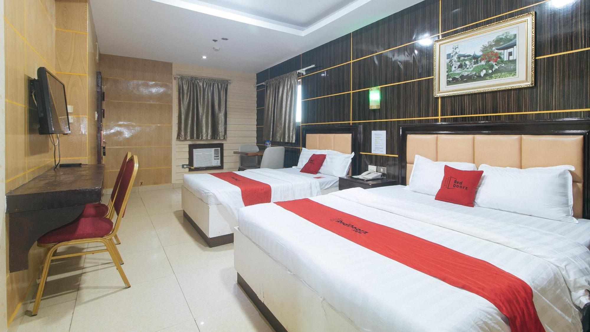 Reddoorz At Winter Hotel Araneta Quezon City Exteriör bild