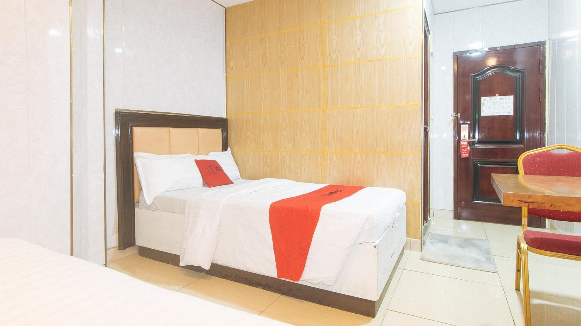 Reddoorz At Winter Hotel Araneta Quezon City Exteriör bild