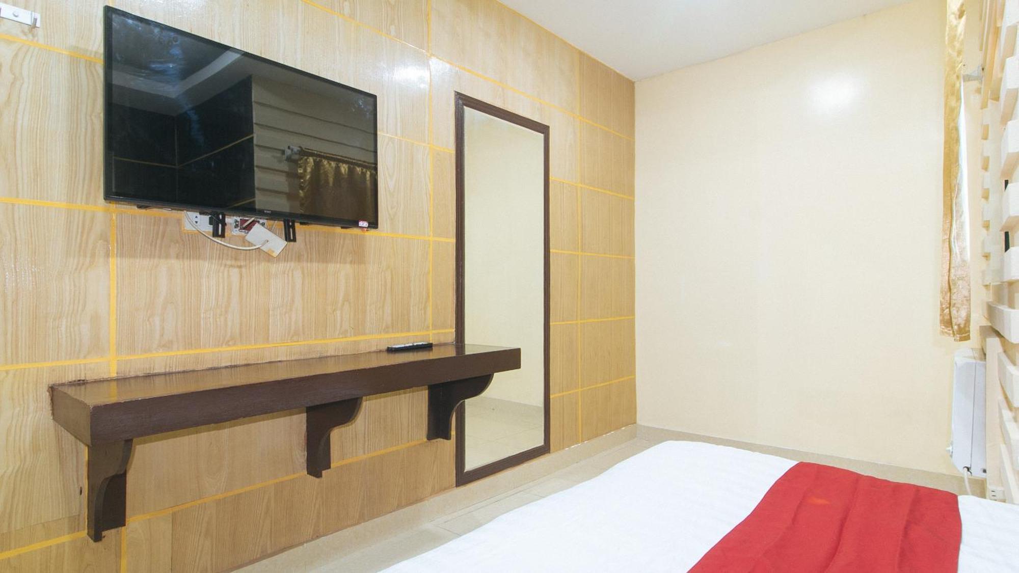 Reddoorz At Winter Hotel Araneta Quezon City Exteriör bild