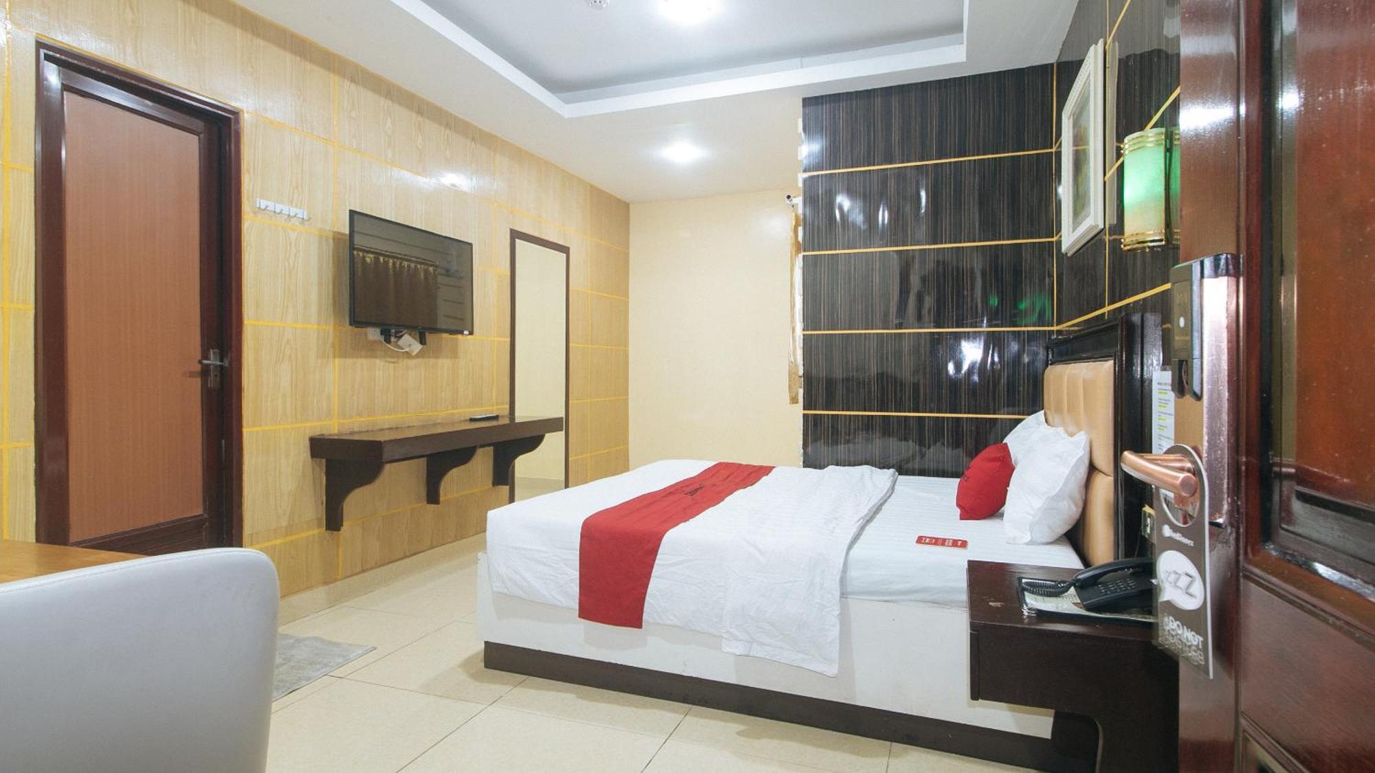Reddoorz At Winter Hotel Araneta Quezon City Exteriör bild
